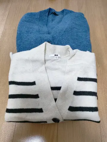 유니클로 수플레얀 V넥 숏 가디건 2개