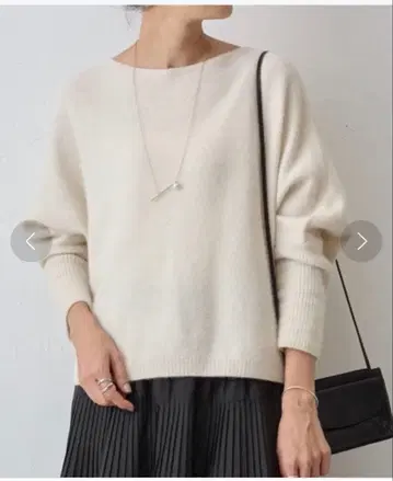 비어즐리 울 FOX 돌먼 니트 아이보리