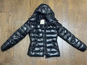 MONCLER CLASSEST 블랙 다운 자켓