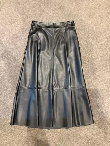 BANANA REPUBLIC 블랙 플레어 스커트 0