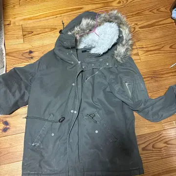 올리브색 밀리터리 스타일 모즈 코트