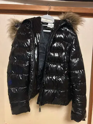 ZIAI 블랙 다운 자켓 퍼 포함