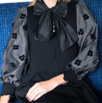 새상품 미사용 엠즈 그레이시 깅엄 체크 x 꽃 패턴 블라우스 리본 포함