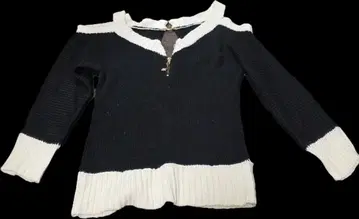 d.i.a. 오프숄더 니트 스웨터