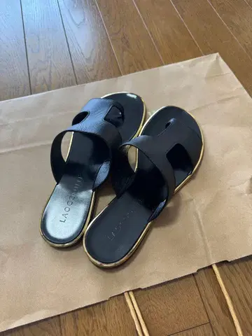 LAOCOONTE Zenia 가죽 샌들