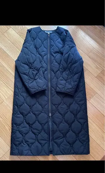 테오리아 럭스 퀼팅 롱 코트