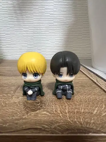 진격의 거인 기다림 리바이 아르민 피규어