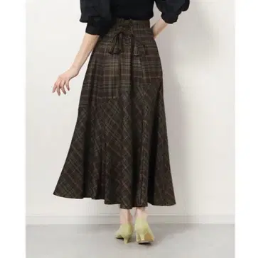 [ 인기 ] JUSGLITTY 저스길리티 모델 미카 착용 M 스커트