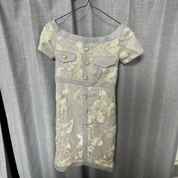 Bay B Club 꽃무늬 자수 오프숄더 드레스