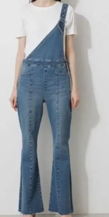 새상품 아줄바이마우지 데님 살로펫 플레어 팬츠 오버롤