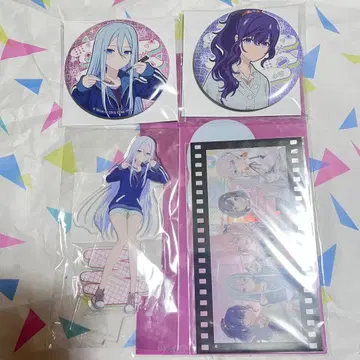 요이사키 카나데 아사히나 마후유 아크릴 스탠드 글리터 캔뱃지