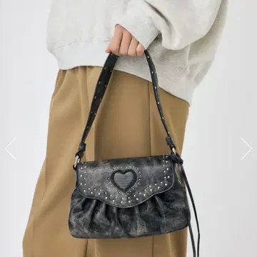 MOUSSY HEART GATHER 스터드 백