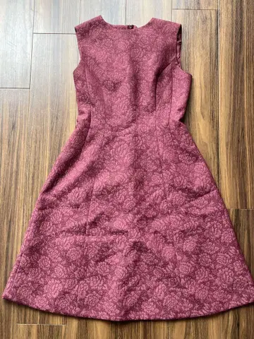 STRAWBERRY FIELDS 슬리브리스 원피스