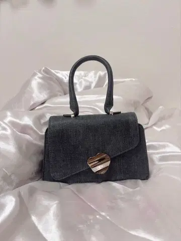 EMODA (에모다) 클립 아이콘 백 데님