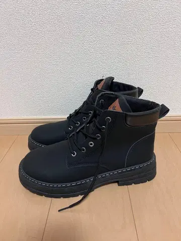 블랙 하이컷 부츠 밑창