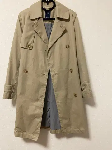 베이지 트렌치코트 더블 브레스트