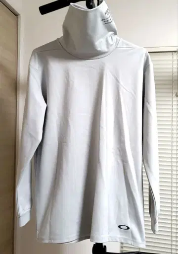 Oakley 하이넥 의류 M 사이즈
