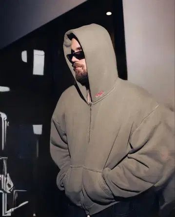 skylrk zip hoodie tree