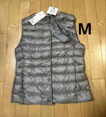 새상품 유니클로 울트라 라이트 다운 컴팩트 베스트 체크 무늬 M 베이지