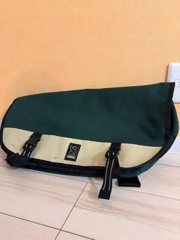 CHROME 메신저 백 그린/크림