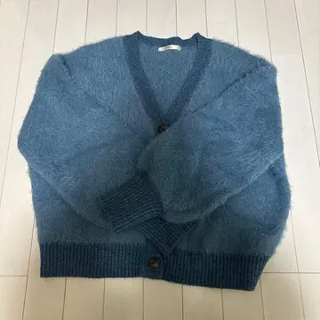 퍼 느낌 파랑 V넥 가디건