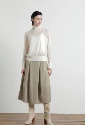 hueLe Museum 코튼 포플린 스커트