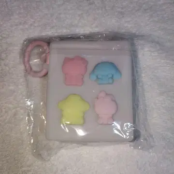 택 포함 새상품 산리오 실리콘 파우치 구미 키티 마이멜로디 시나몬 푸딩