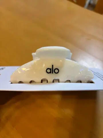 alo yoga 클로 클립 2개 세트 화이트