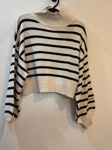 agnis b. 스트라이프 크롭 니트