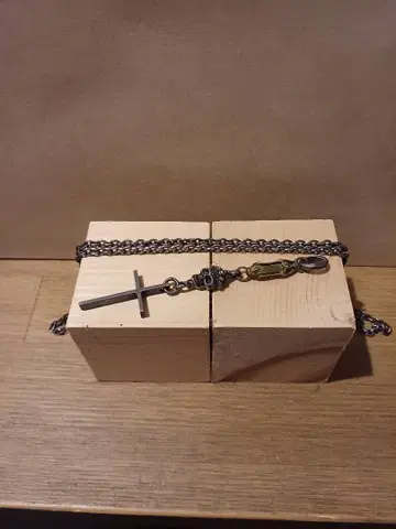 빅 블랙 마리아 목걸이