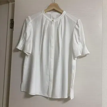 그린 레이블 릴랙싱 슬리브 턱 블라우스