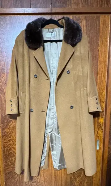 기간 한정 가격 인하! 캐시미어 퍼 부착 롱 코트