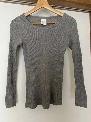 HYKE 리브 티셔츠