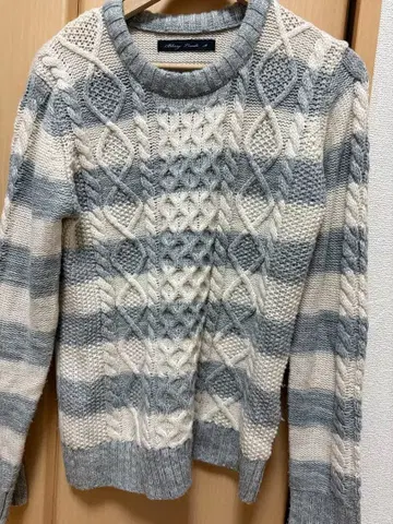 스트라이프 니트 스웨터