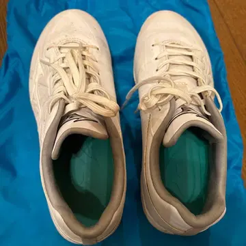 Mizuno 화이트 스파이크 슈즈