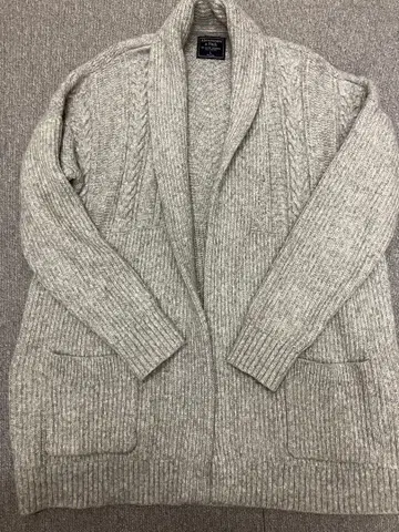 아바클로 그레이 케이블 니트 가디건 긴팔