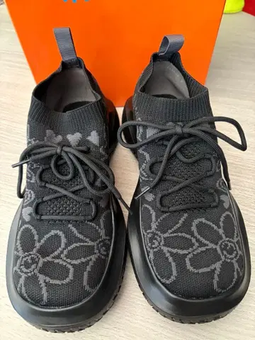 알베로베로 꽃무늬 니트 스니커즈 M 사이즈 블랙