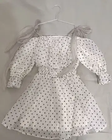 마제스틱 레곤 숄더 리본 오프숄더 튜닉