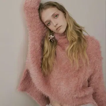 [ 새상품급 ] 라벨에튜드 MIX 페더얀 볼륨 터틀 니트