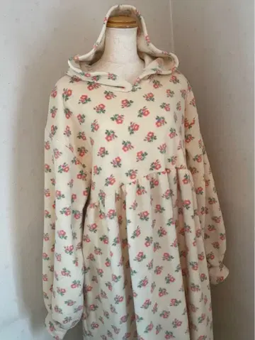 플라워 프린트 후드 부착 룸웨어