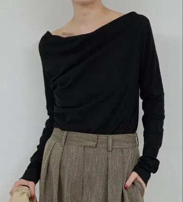 새상품 2025AW [개럴개런트] 2WAY 오프숄더 티셔츠 블랙