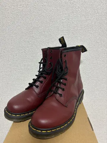 닥터마틴 홀 부츠