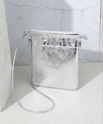 Ungrid 언그리드 메탈릭 미니 숄더백 복조리