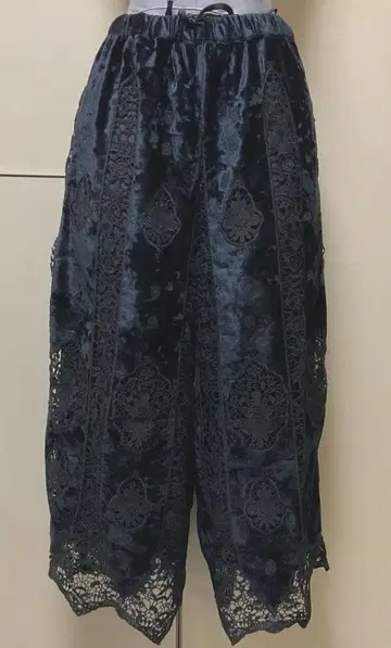 택 포함 미사용 고져스 자수 스칼라 PT