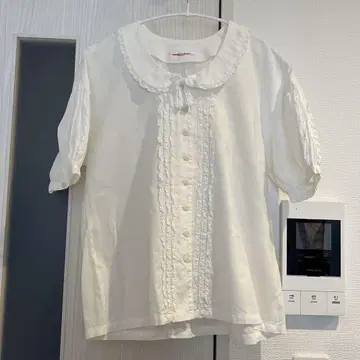 원더풀 월드 화이트 피코 프릴 블라우스