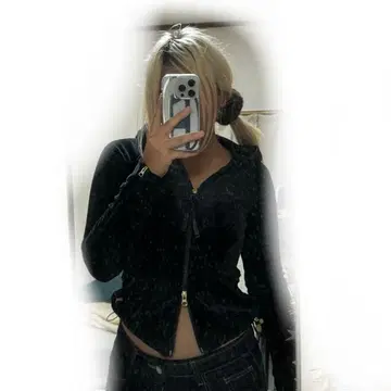 PUMA 벨로아 원단 하프 지퍼 상의