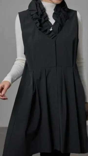 새상품 JAYRO 프릴 넥 롱 베스트