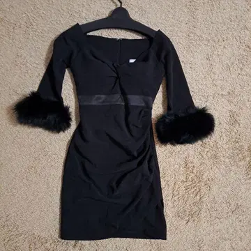 블랙 퍼 미니 드레스