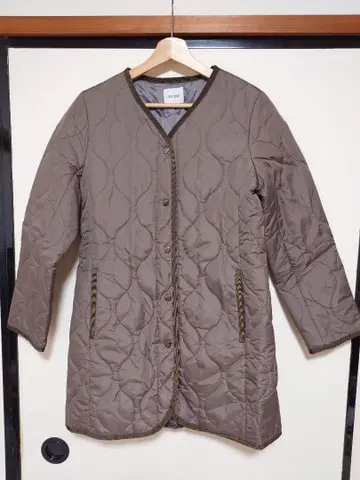 디노스 소크로스 발수 노카라 충전솜 퀼팅 코트