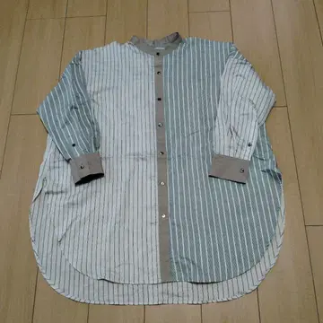 가격 인하했습니다! 미사용 새상품 squady 스트라이프 긴팔 셔츠